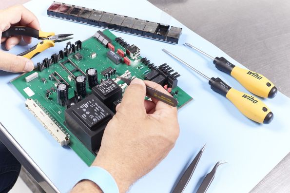 Afbeelding - https-www-ez-catalog-nl-Asset-4b30e0fda6ca43b8be422b90ca463c81-ImageFullSize-Anw-ZP01014-Universal-Professional-ESD-01-jpg